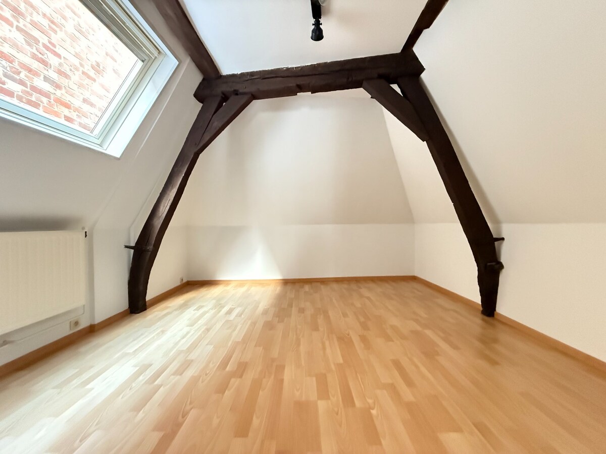 Appartement rénové en plein cœur de la rue piétonne de Tournai ! 