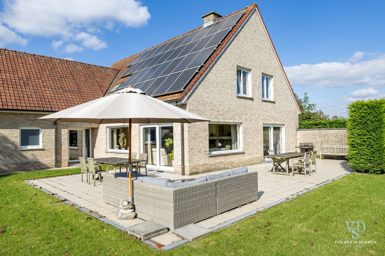 Bijzonder ruime (446m²), tijdloze villa 