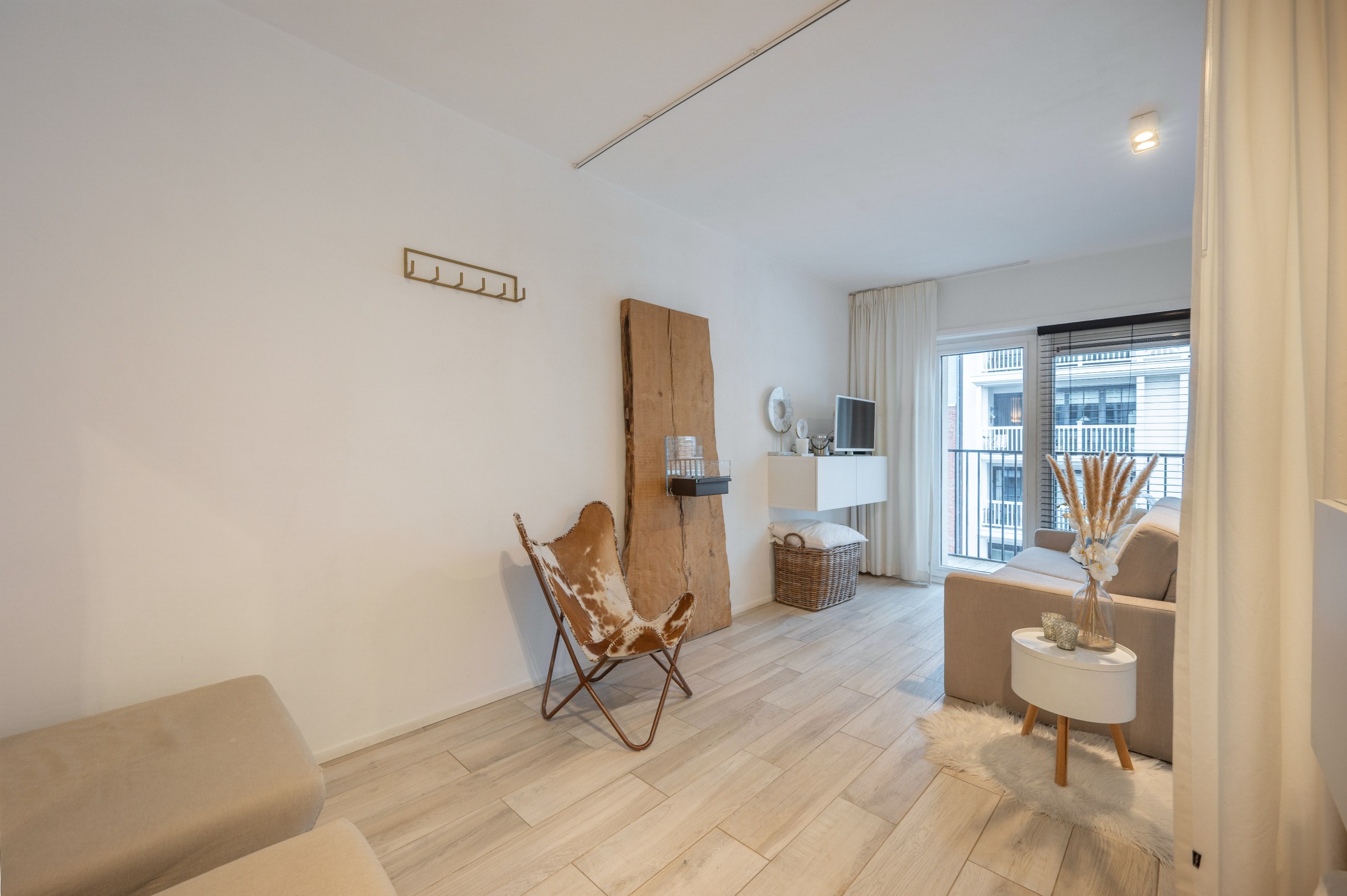 Belle studio prête à emménager avec terrasse à vendre dans le centre de Knokke, à distance de marche de la mer. 