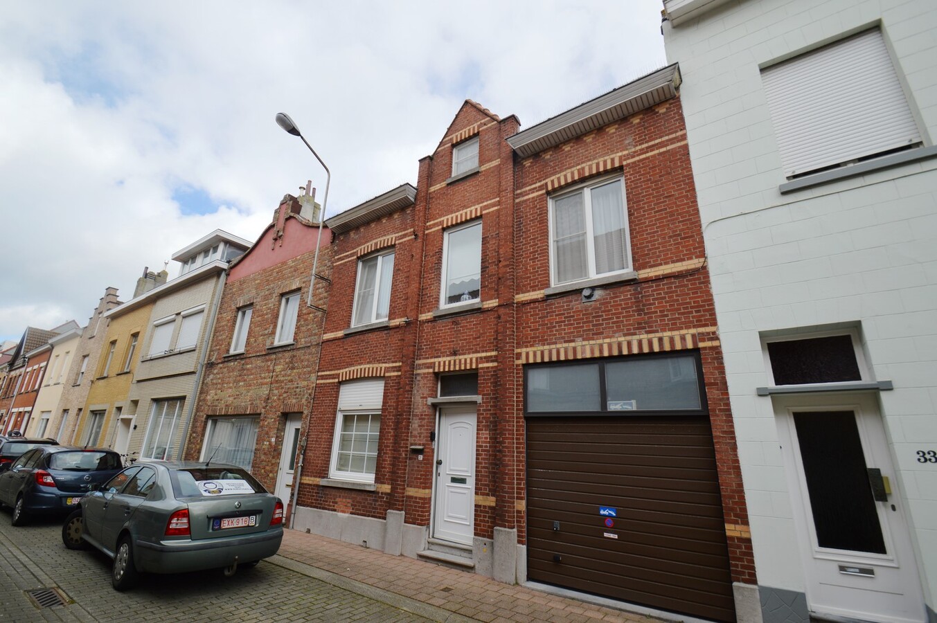 Woning met garage en terras in het centrum - Heist 