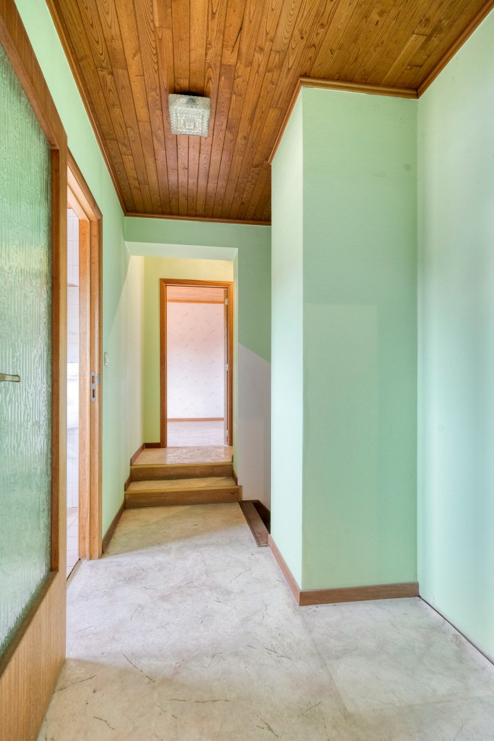 Ruime woning met ruime tuin en garage op een perceel van 802m² in Holsbeek – EPC 280 kWh/m² - bewoonbare opp. 243 m² 