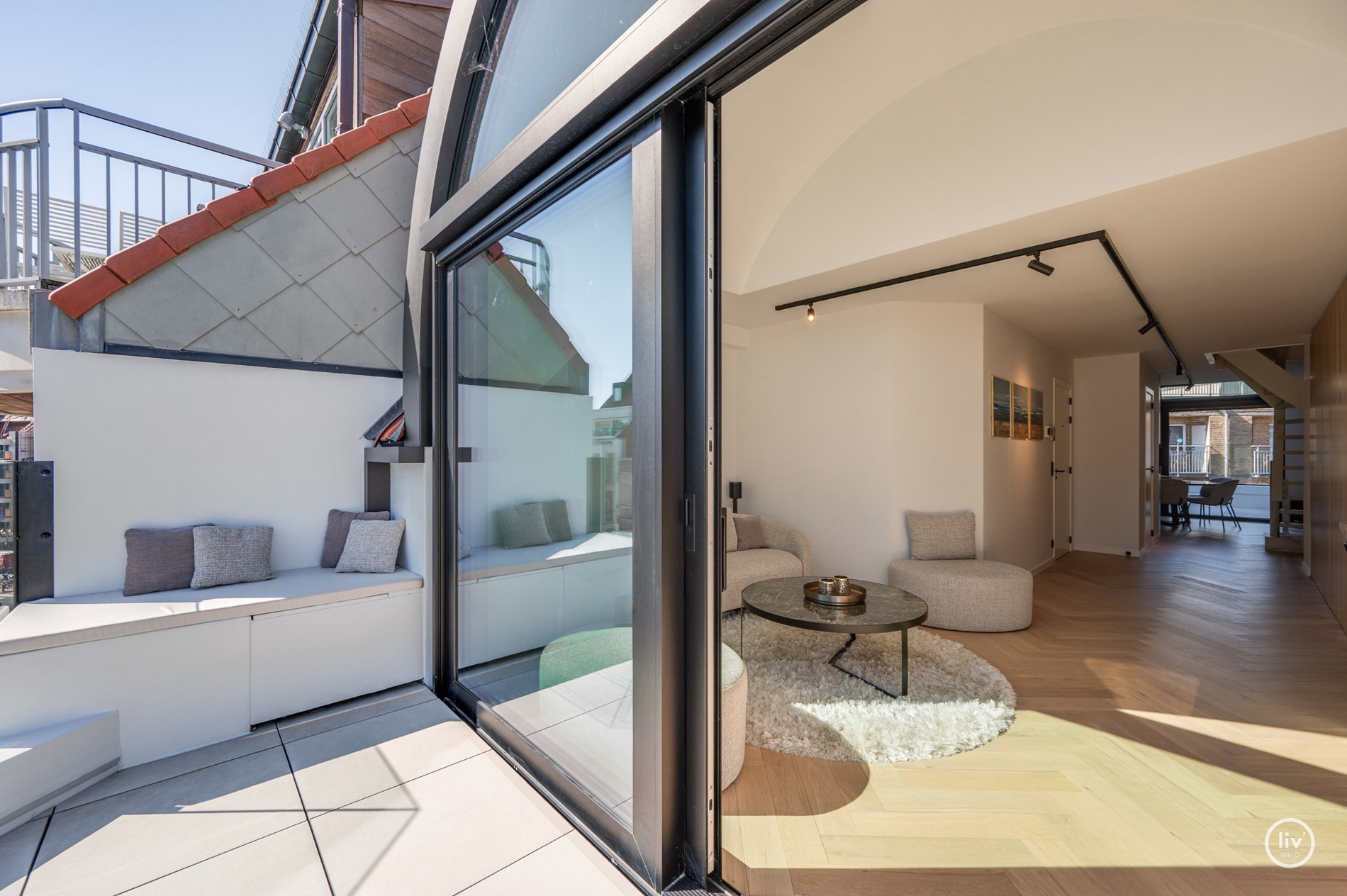 Uitzonderlijk luxueus afgewerkte duplex met royale terrassen, op topligging te Dumortierlaan. Hier werd over elk detail nagedacht 
