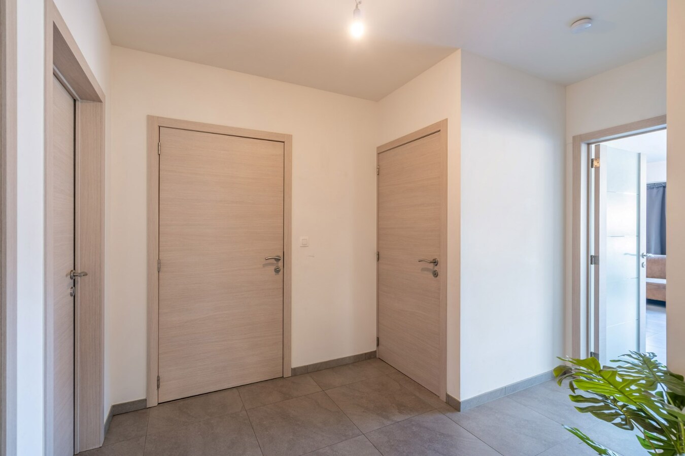Modern 2 slaapkamer appartement met ondergrondse parkeerplaats. 