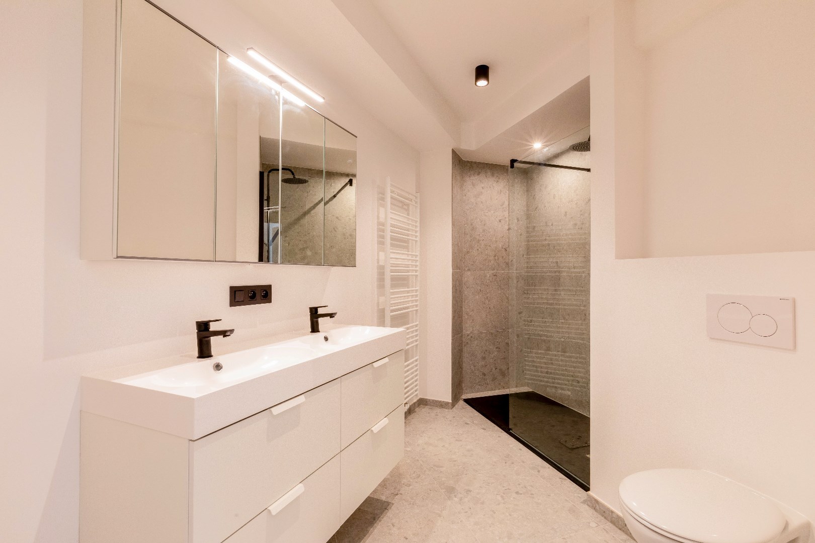 Prachtig gerenoveerd 3 slaapkamerappartement te Sint-Lievenslaan 