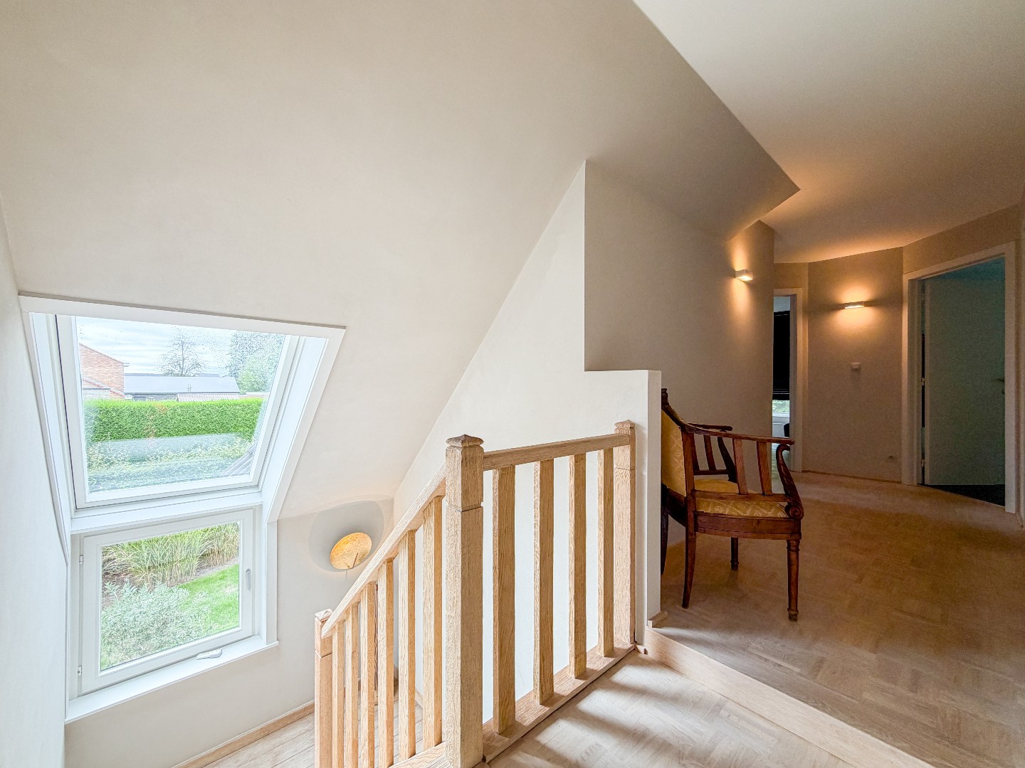 Ruime villa met prachtige tuin en hoogwaardige afwerking, perceel van 1891 m², rustig gelegen te Torhout 
