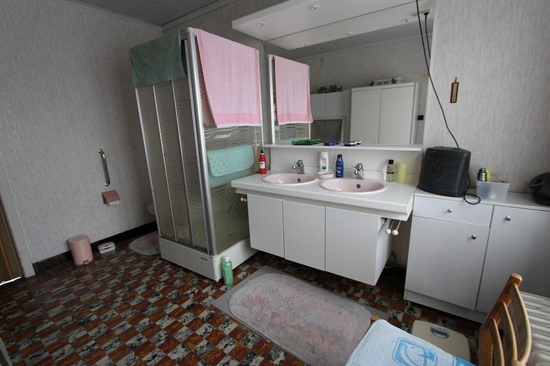 Woning met 4 slaapkamers en diepe tuin te Koekelare 