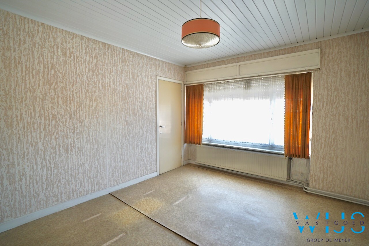 Te renoveren woonhuis met landelijke ligging te Assenede ! 
