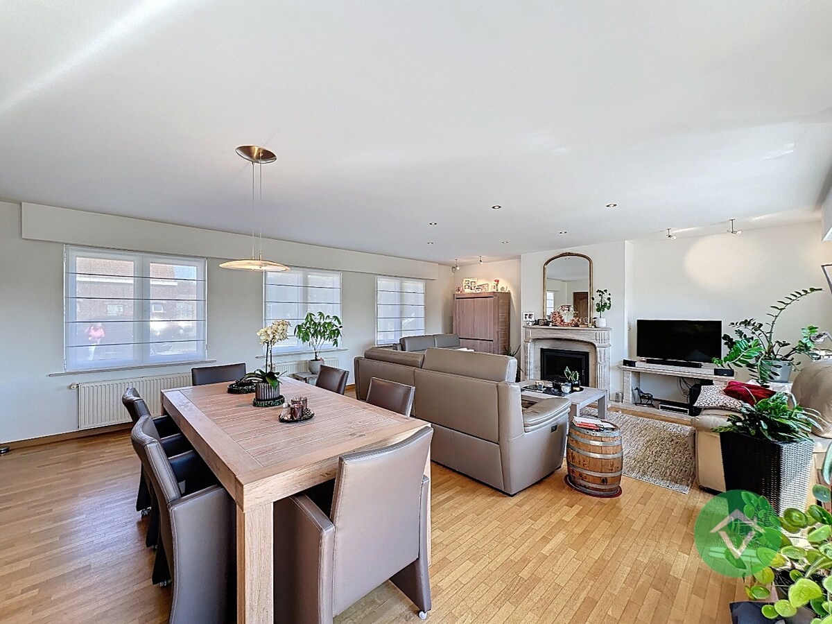 Ruime gezinswoning met dubbele garage in Koekelare 