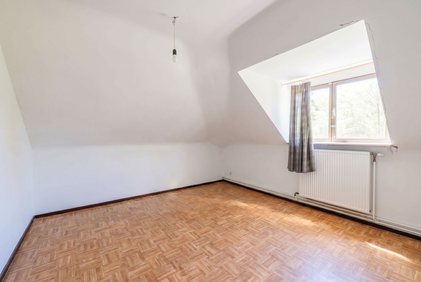 Uniek karakterpand met bijgebouw op toplocatie in Koningshof – Schoten 