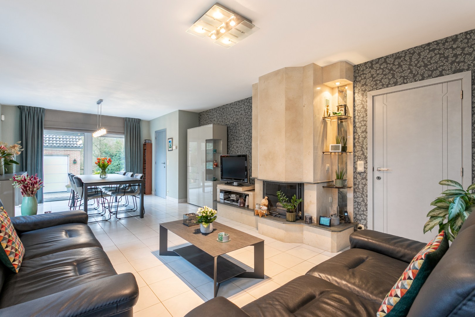 Instapklare woning 3 slpks, garage en ruime tuin (8,8are) 