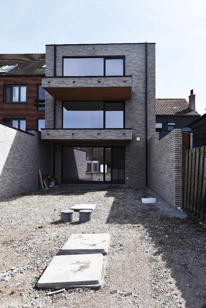Nieuwbouw appartement met 1 slaapkamer, terras en tuin te Lembeke-Dorp 