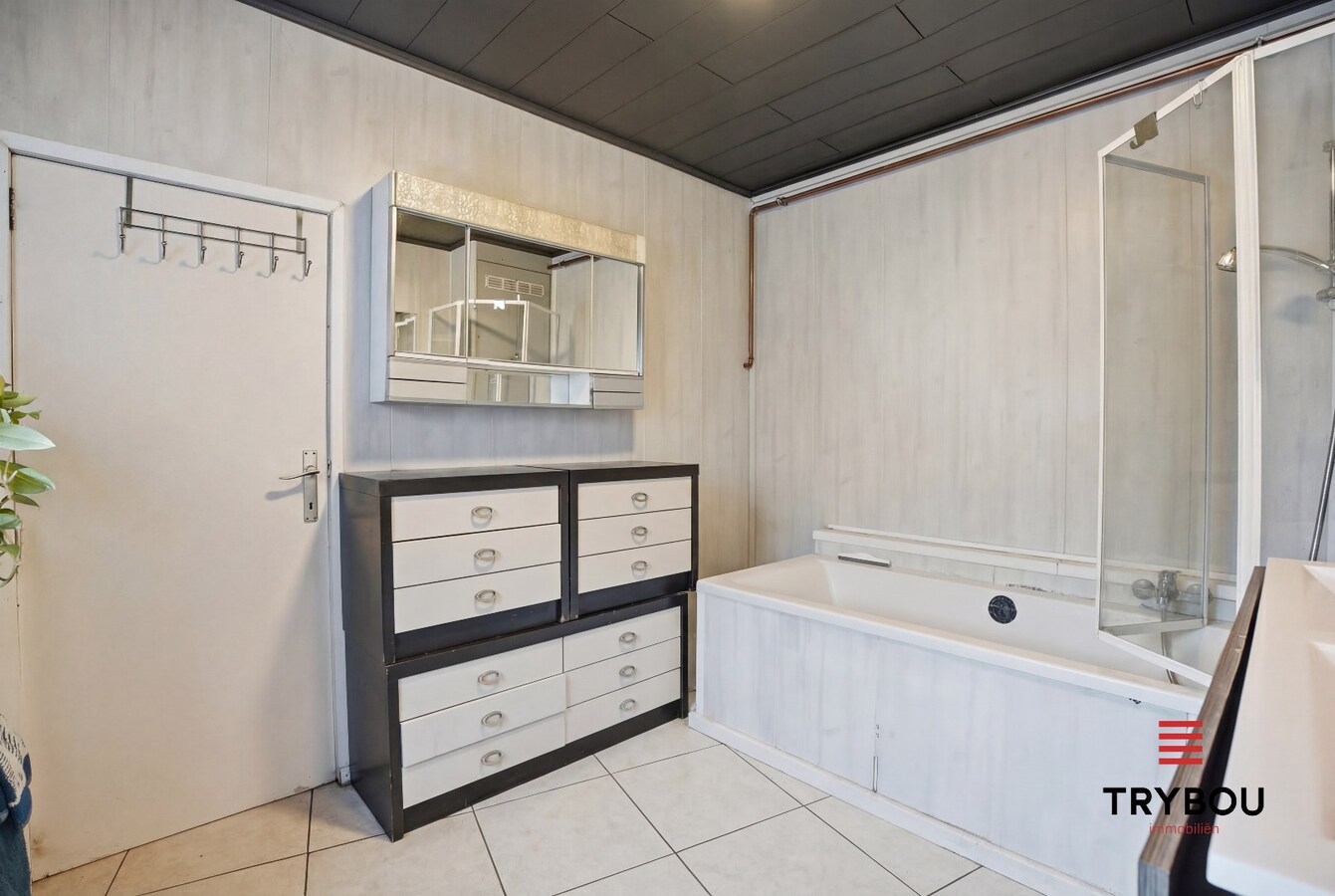 Rustig gelegen, alleenstaande woning op ruim perceel van 2210 m² 