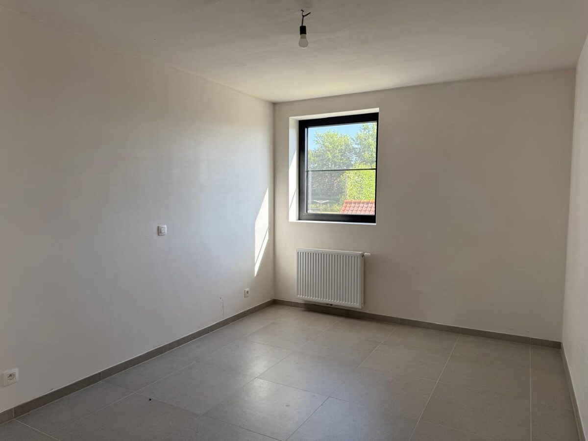 Instapklare nieuwbouwwoning in rustige recente woonwijk 