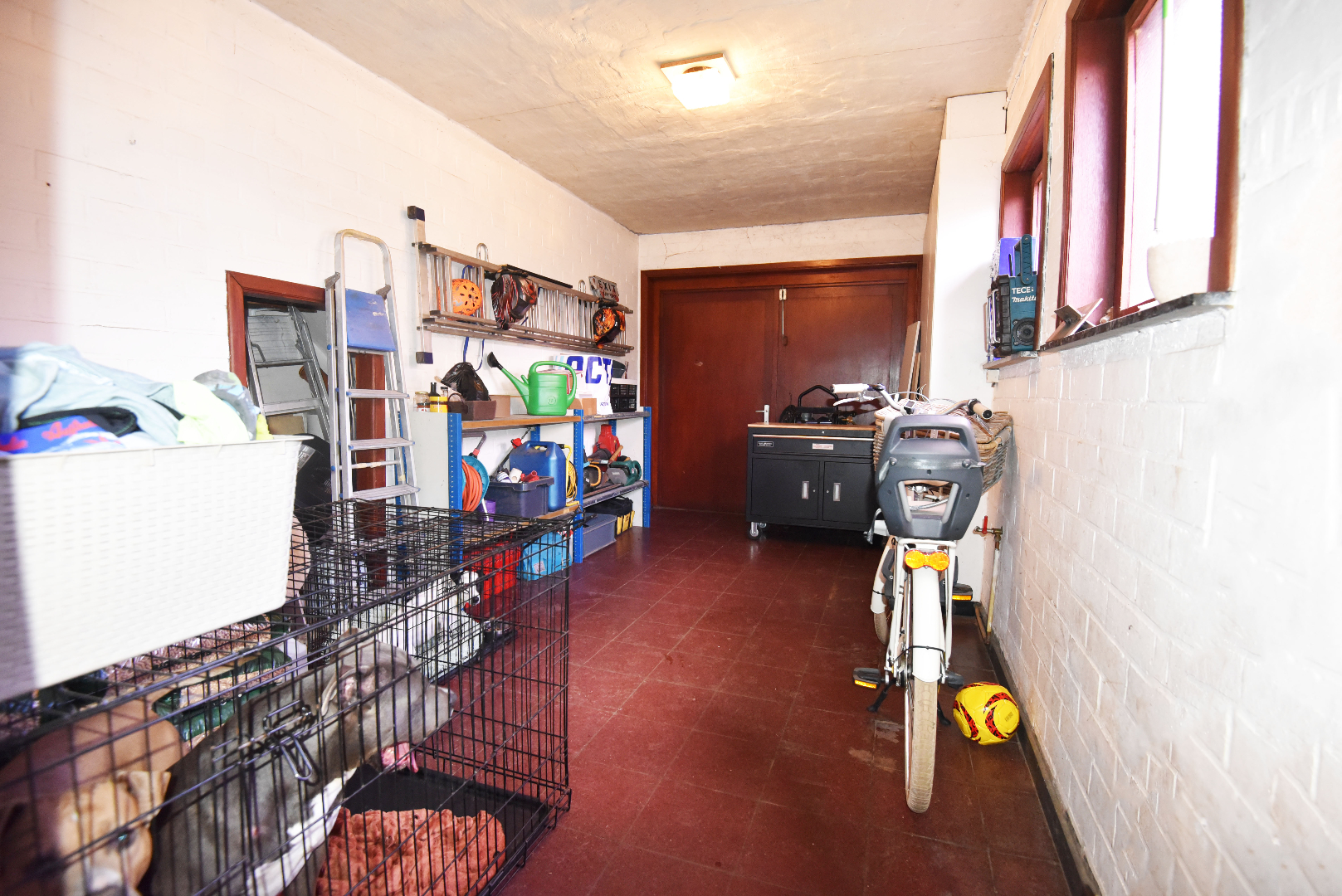 Verder af te werken gezinswoning  4 slpks rustig gelegen te Adegem 