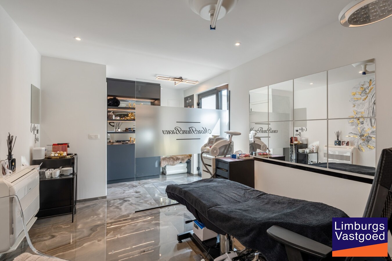 Unieke designvilla met zwembad en panoramisch uitzicht op het Albertkanaal 