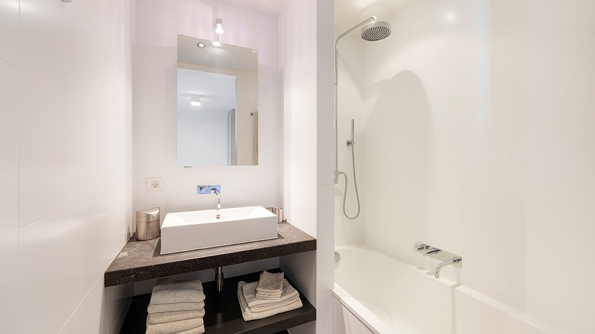 Recent 2-slaapkamer appartement centraal gelegen vlakbij zee in Knokke 
