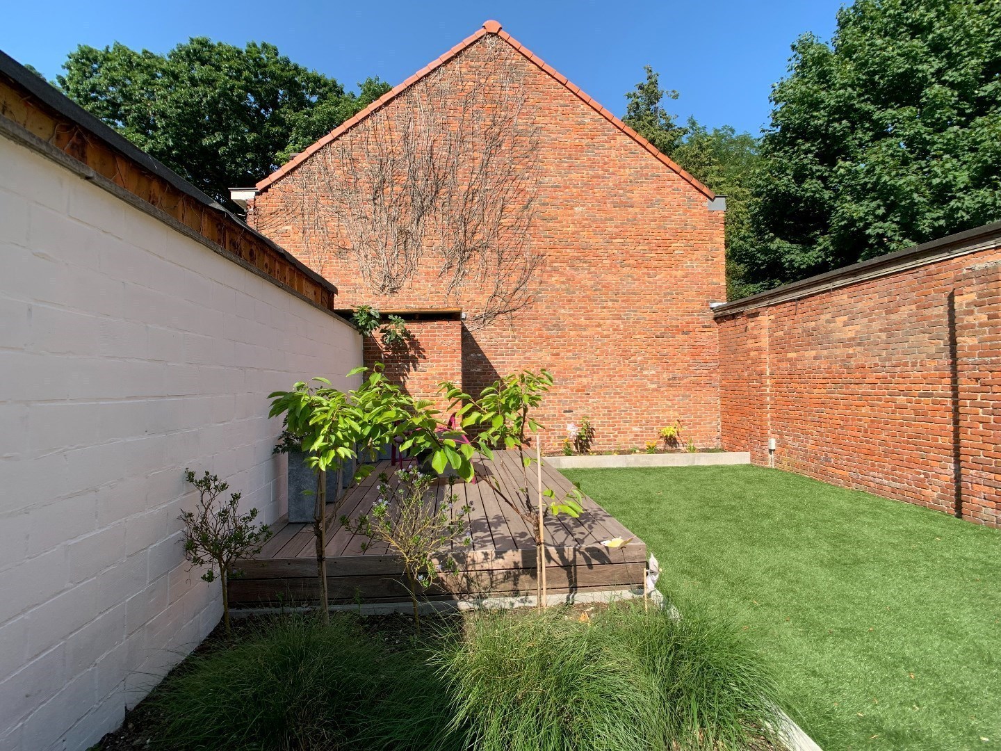 Mooie instapklare herenwoning nabij centrum Brasschaat met 4 slaapkamers 