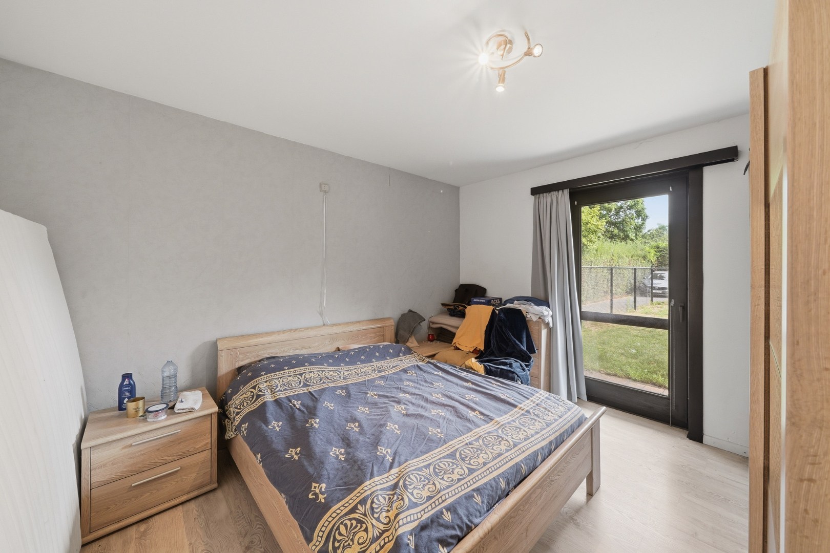 Gelijkvloers appartement met 3 slaapkamers en tuin te Oudenburg 