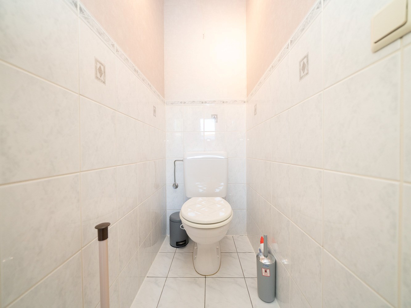 Instapklare, vrijstaande villa met 4 kamers op toplocatie 