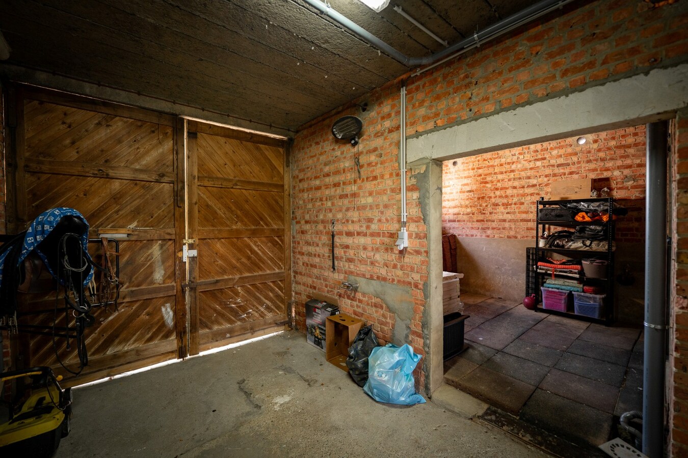 Renovated property with drained track and pasture on approximately 16 ares in Mielen-boven-Aalst. 