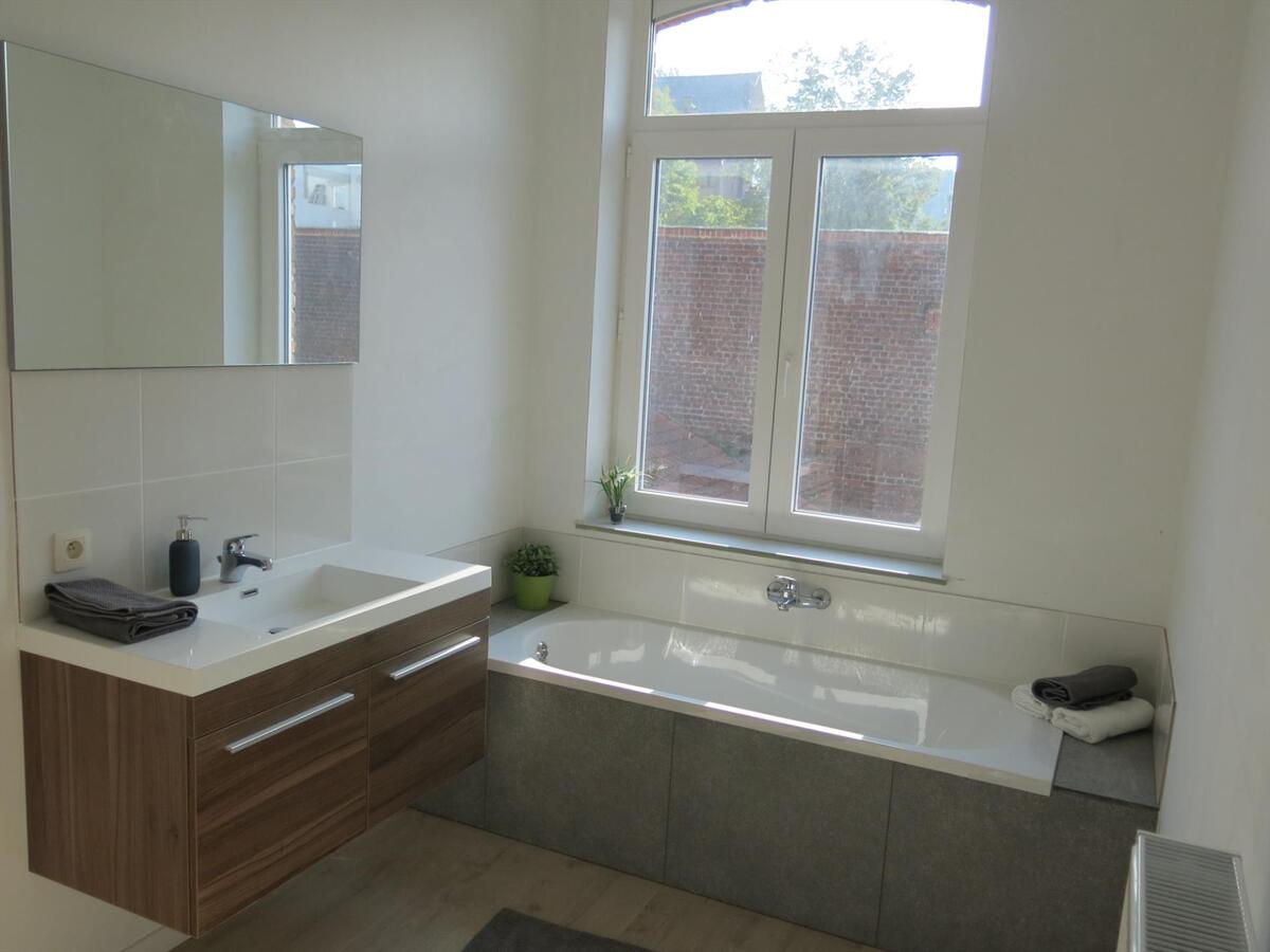 Verrassend ruime stadswoning met 4 slaapkamers en stadstuintje 