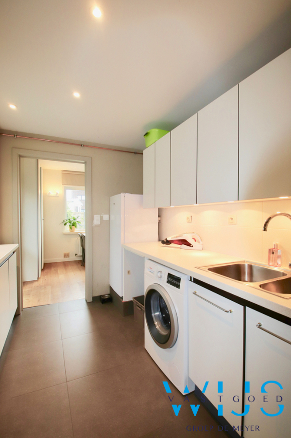 Instapklaar stijlvol woonhuis met leuke tuin te Assenede ! 