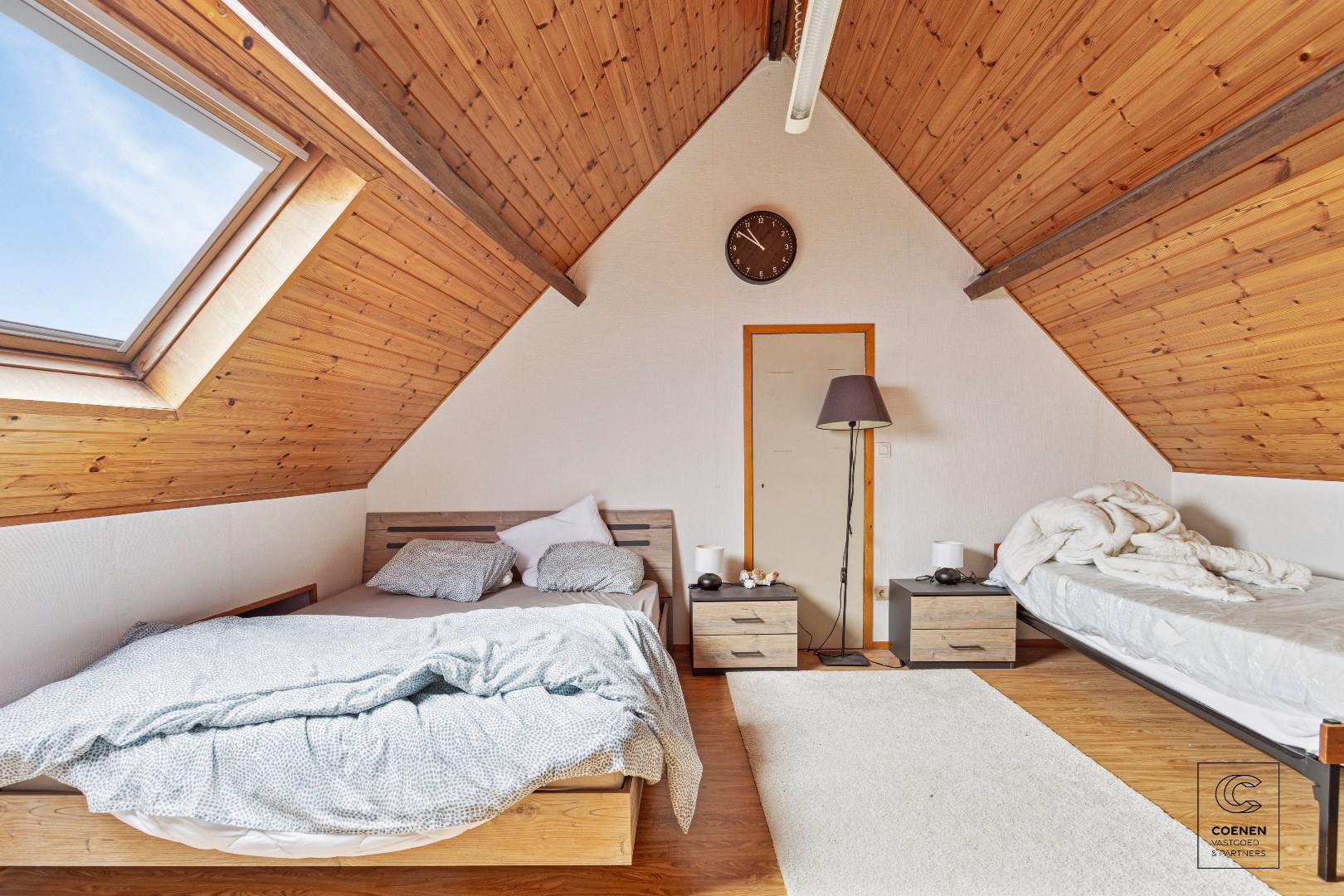 OPBRENGSTEIGENDOM bestaande uit twee appartementen en twee studio's op een perceel van 568 m2 gelegen op een uitstekende locatie te Hoboken 