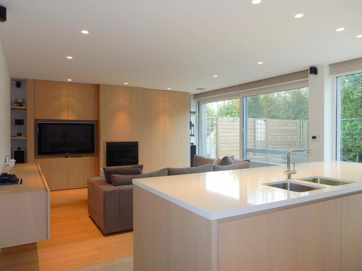 Bedrijfsgebouw met prachtige  woonst 