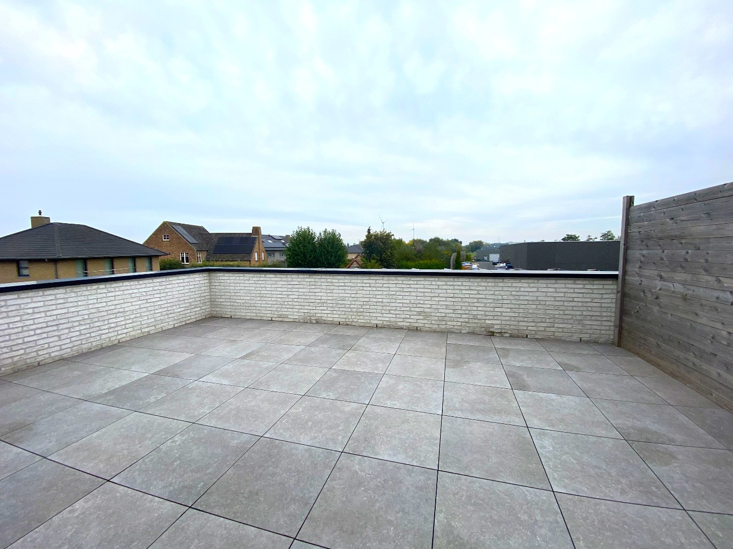 Hedendaags appartement met 2 grote terrassen op centrale ligging! 