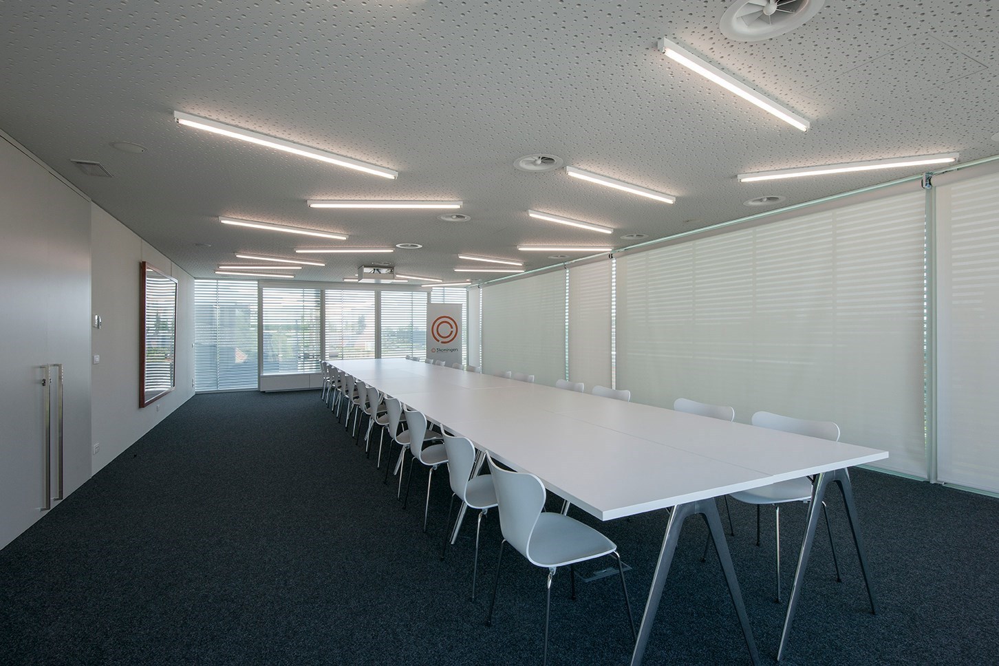 Perfect uitgerust kantoor (22 m²) met parking en alle faciliteiten inclusief, Torhout. 