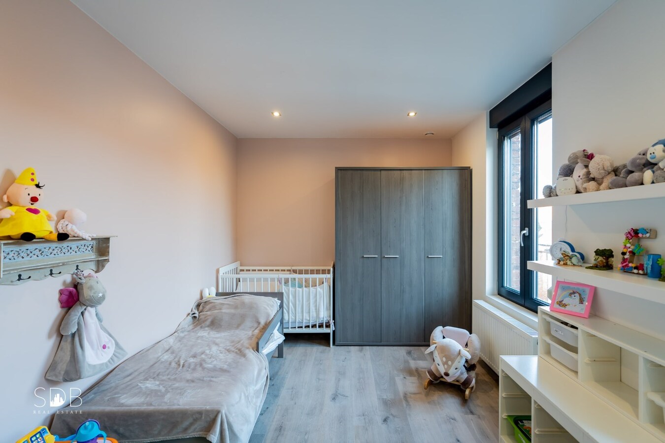 Hedendaagse gesloten bebouwing 