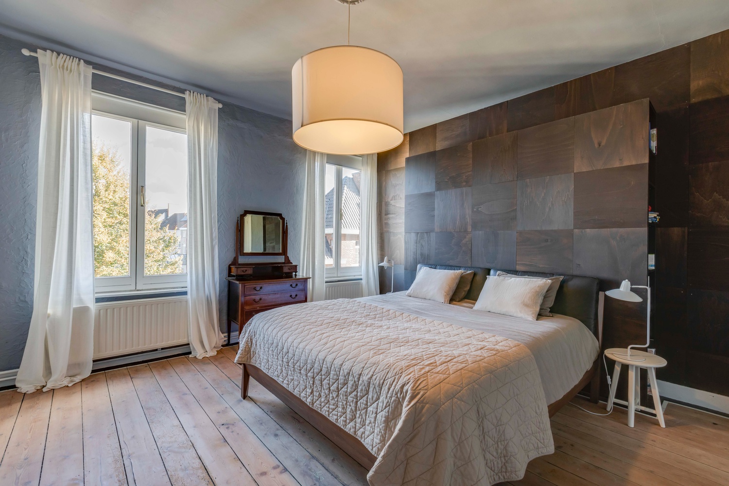 Ruime burgerwoning op toplocatie. 