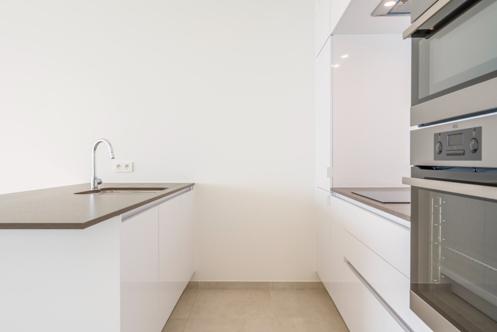 APP. NOUVELLE CONSTRUCTION AVEC VUE SUR LE PORT 