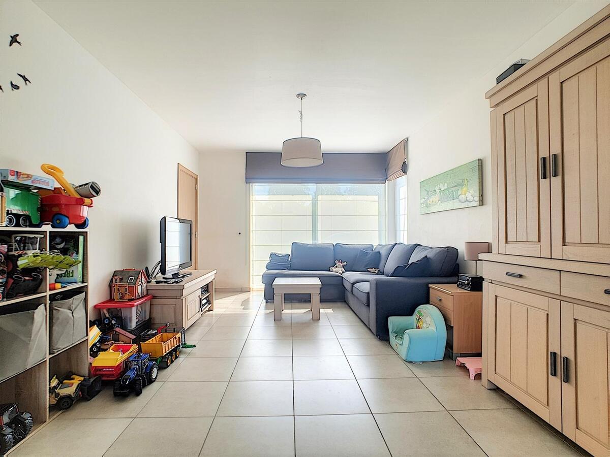 Recente halfopenbebouwing met 4 slaapkamers - Moerkerke 