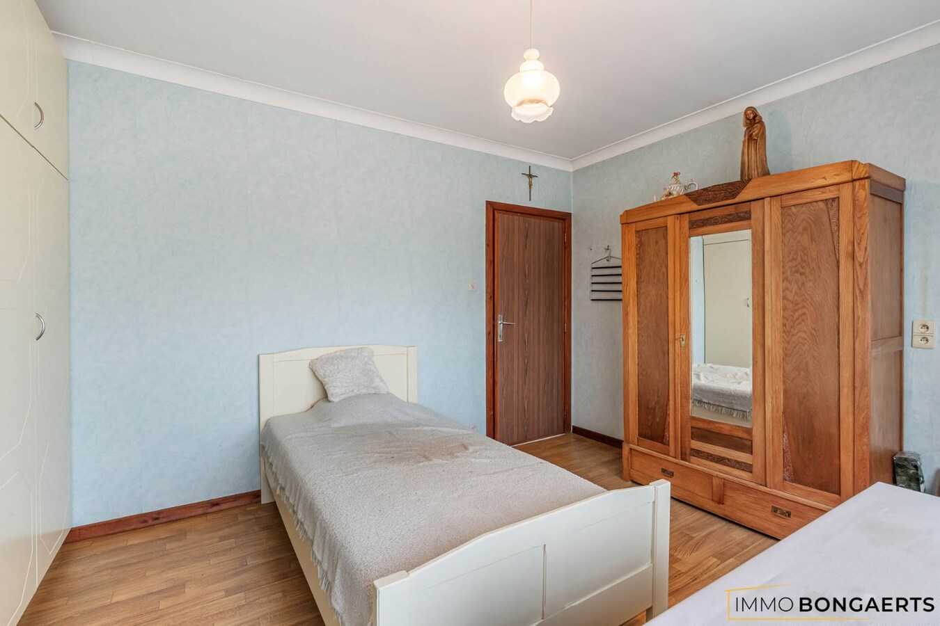 Woning met 3 slaapkamers op ruim perceel 