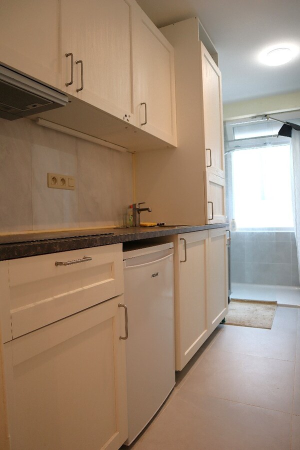 Nieuw gerenoveerd 1 slaapkamer appartement/studio te Elsene 
