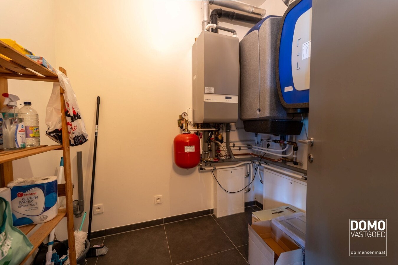 APPARTEMENT MET PRACHTIG TERRAS, 2 SLAAPKAMERS EN AUTOSTANDPLAATS TE KOOP AAN QUARTIER BLUE, HASSELT 