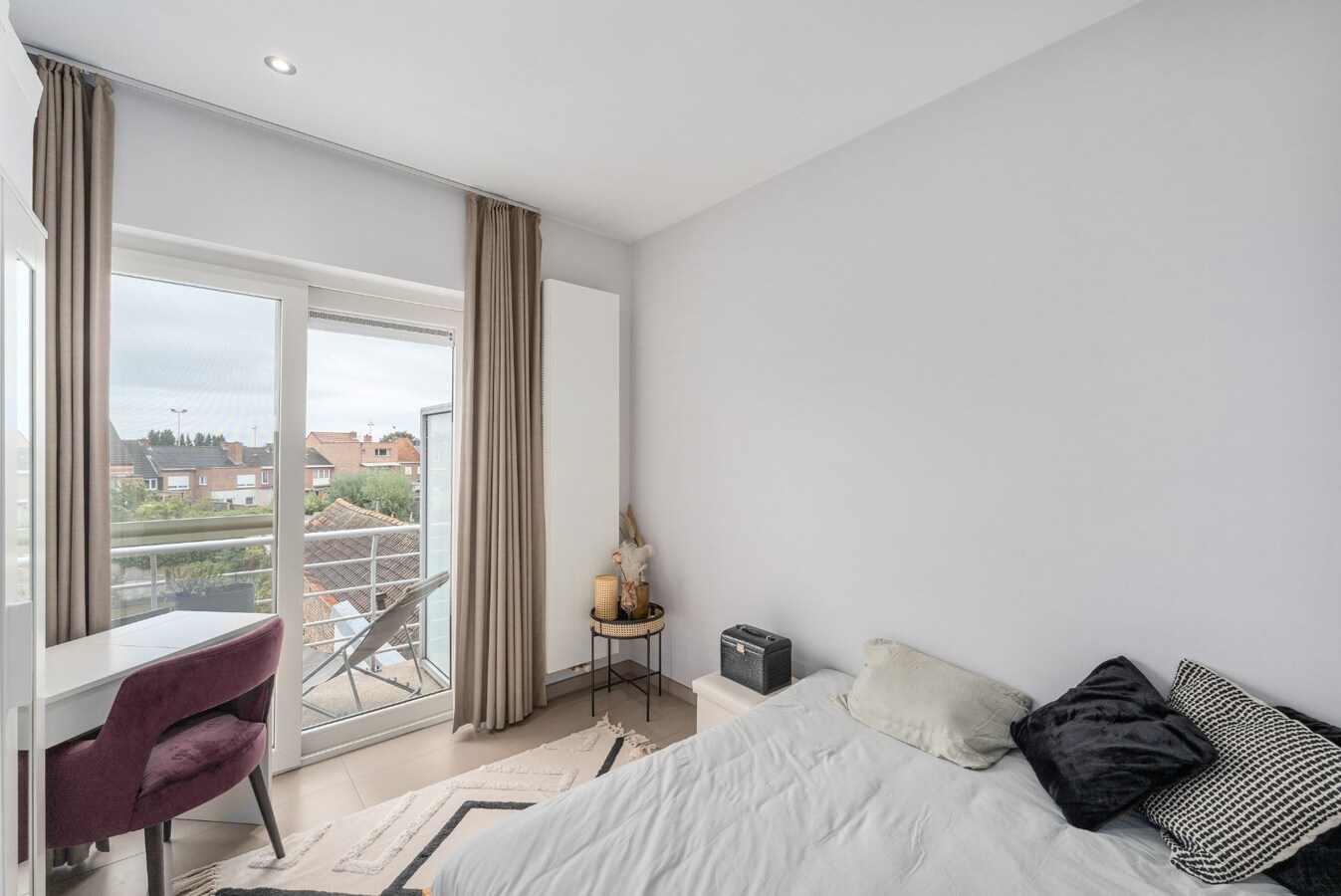 Instapklaar appartement met prachtig open en groen zicht nabij de zeedijk van Heist. 