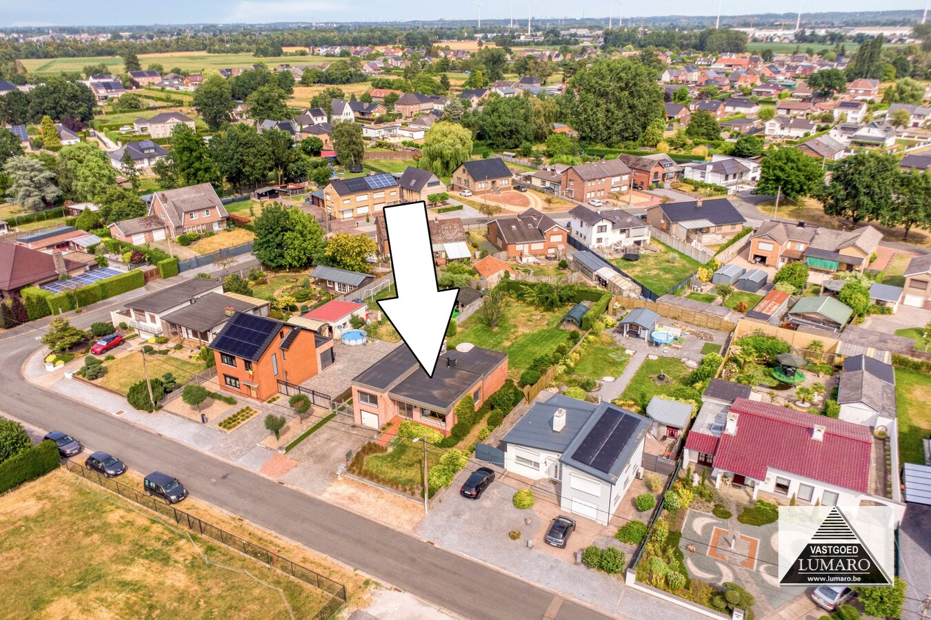 Mooi gelegen vrijstaande woning met 2 slaapkamers, garage, tuin. 