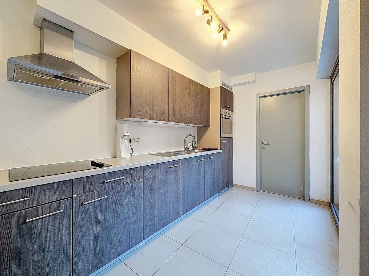Recent (2009) gelijkvloers appartement te Ninove 
