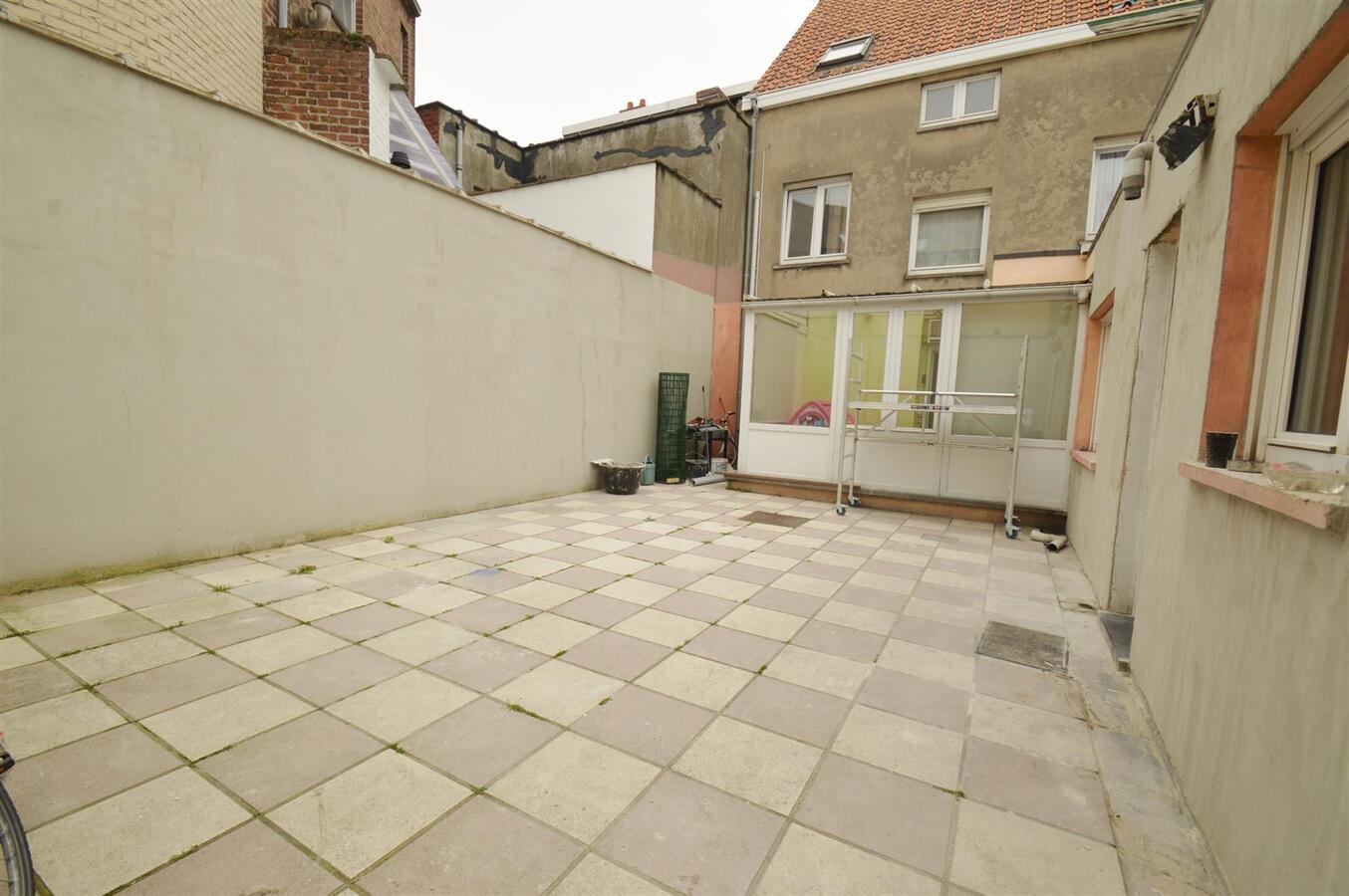 Zeer ruime gezinswoning met terras en garage - Heist 