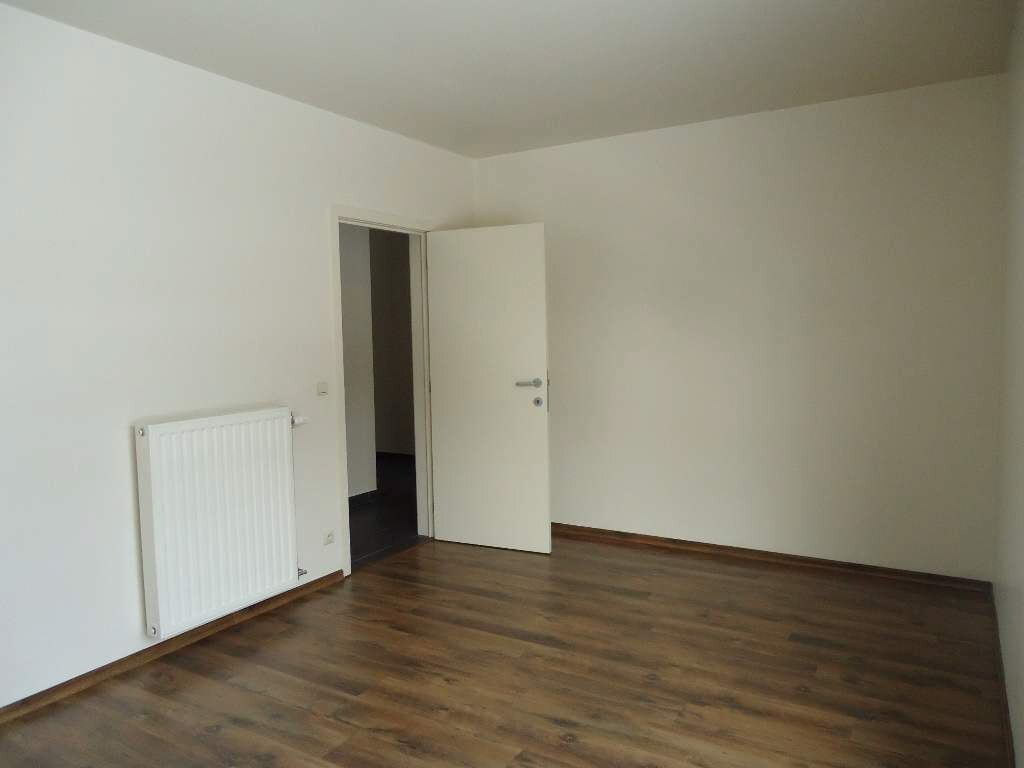 Ruim appartement met terras en garage 