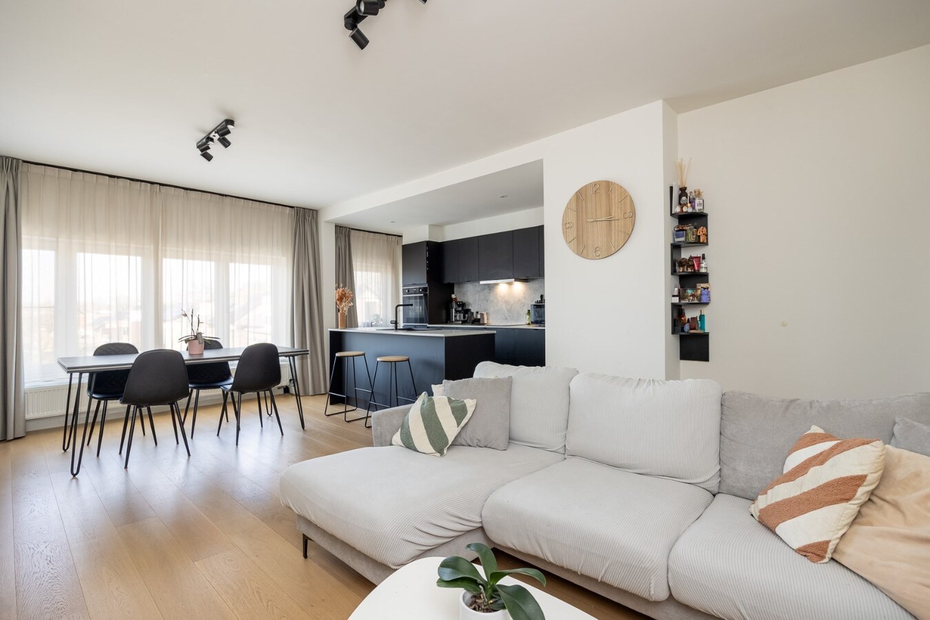 Gerenoveerd energiezuinig appartement met 2 slpk te Schelle! 