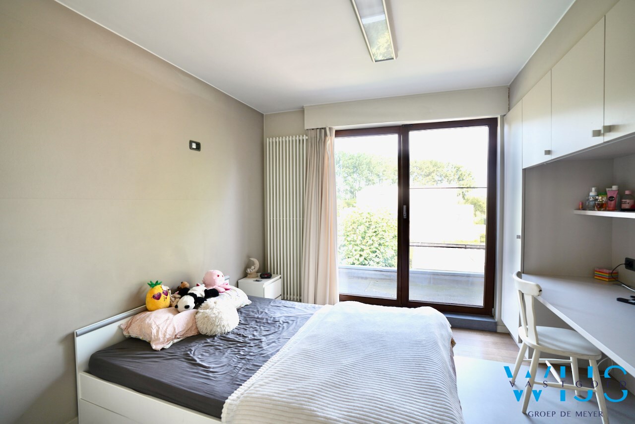 Schitterend karaktervol woonhuis met 5 slaapkamers te Assenede ! 