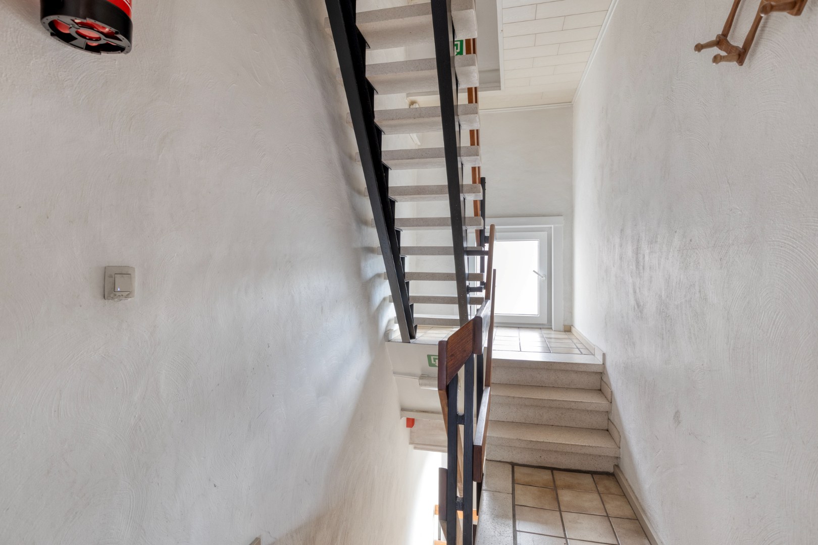 Op te frissen 1-slaapkamer appartement in kleinschalig gebouw 