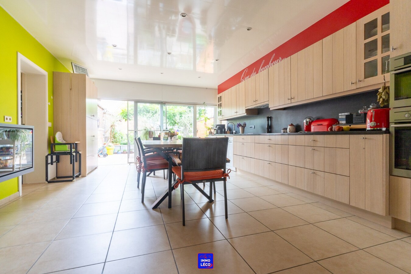 Maison d'habitation avec commerce, jardin, garage, EXCELLENT POTENTIEL !! 