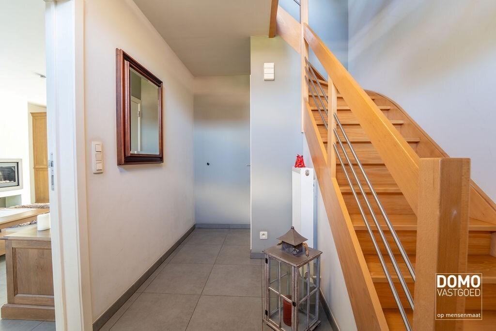 Ruime villa met paardenaccommodatie en wedstrijdstal gelegen te Herk-de-Stad - EPC-label: B - Bewoonbare vloeroppervlakte: 296m² 