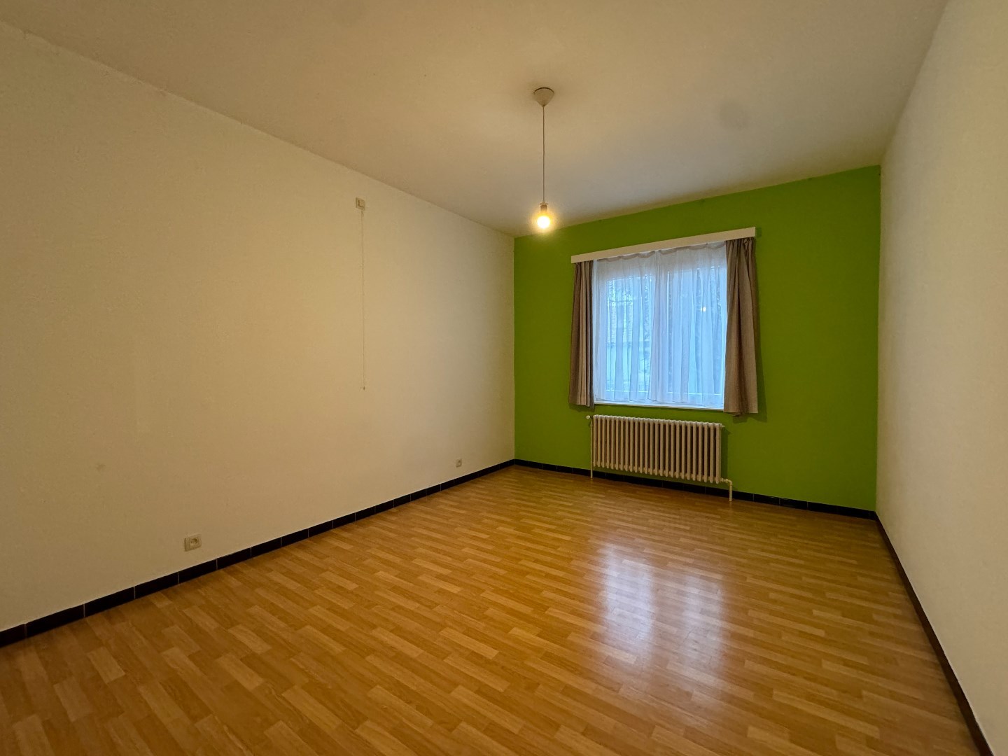 Ruim appartement (150 m²) op de eerste verdieping. 