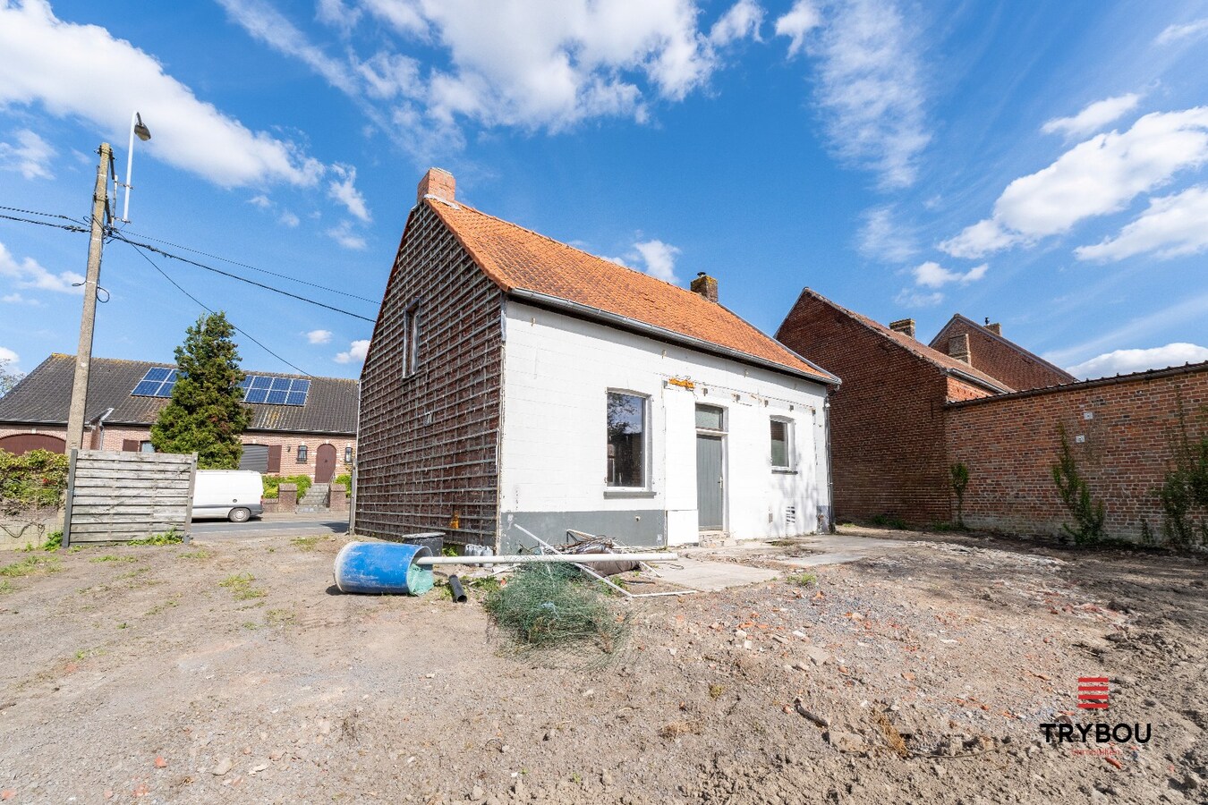 Te renoveren alleenstaande woning op een ruim perceel van 896m² in Houthulst 