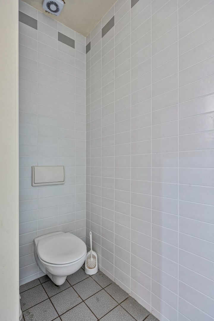 Kantoor te koop in het industriepark te Haasrode/Heverlee met 14 parkings - opp. 626 m² - verkoop van aandelen 